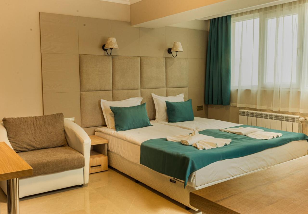 Vemara City Boutique Hotel-Free Parking Varna Bagian luar foto