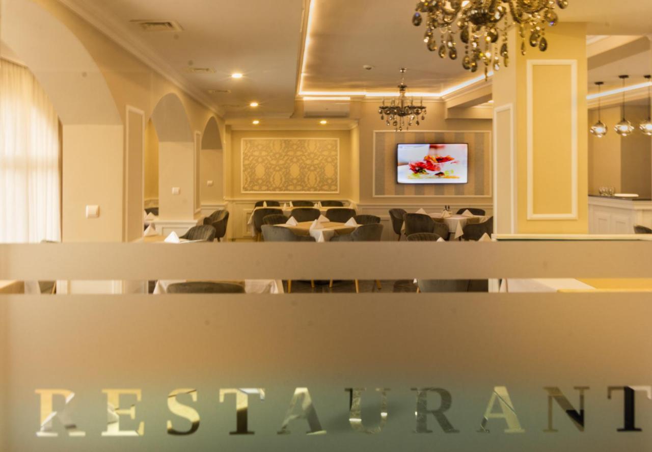 Vemara City Boutique Hotel-Free Parking Varna Bagian luar foto