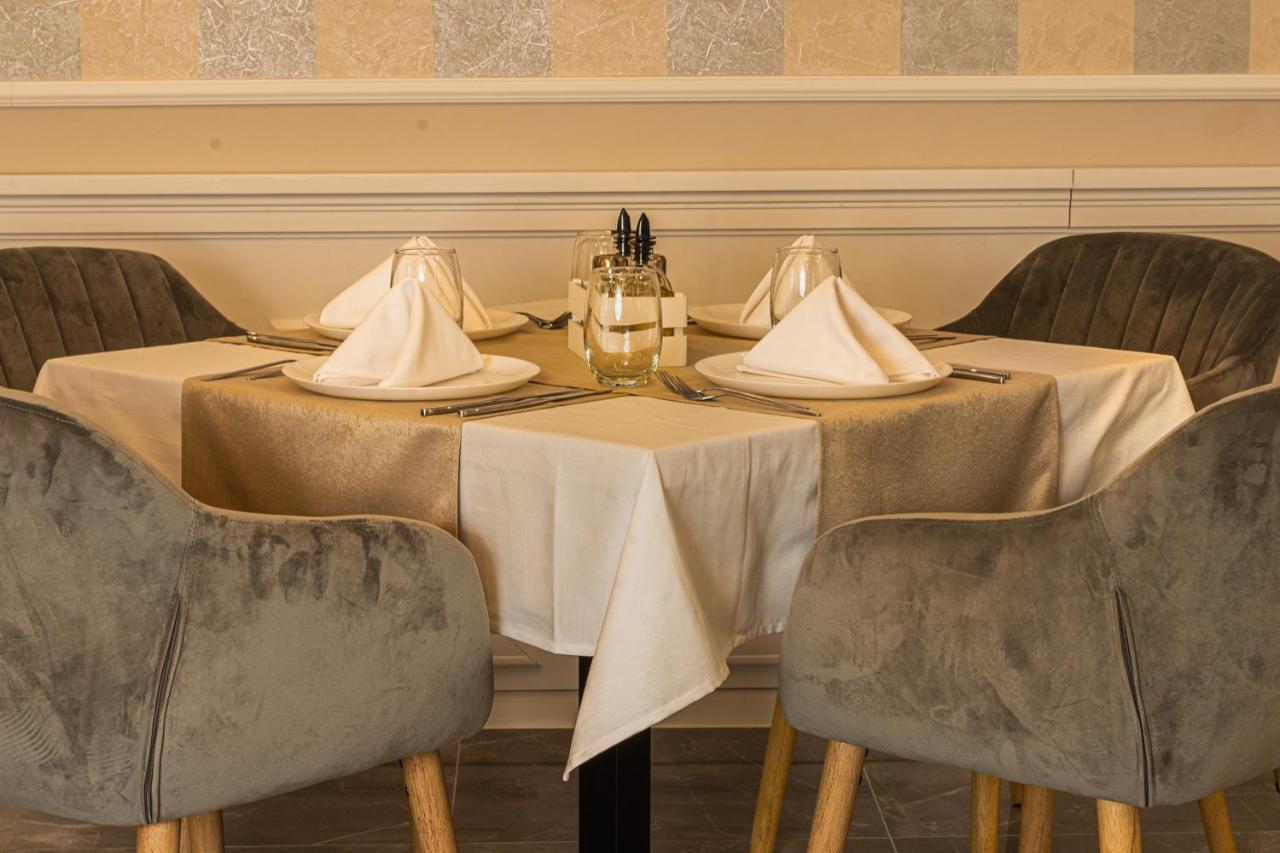Vemara City Boutique Hotel-Free Parking Varna Bagian luar foto