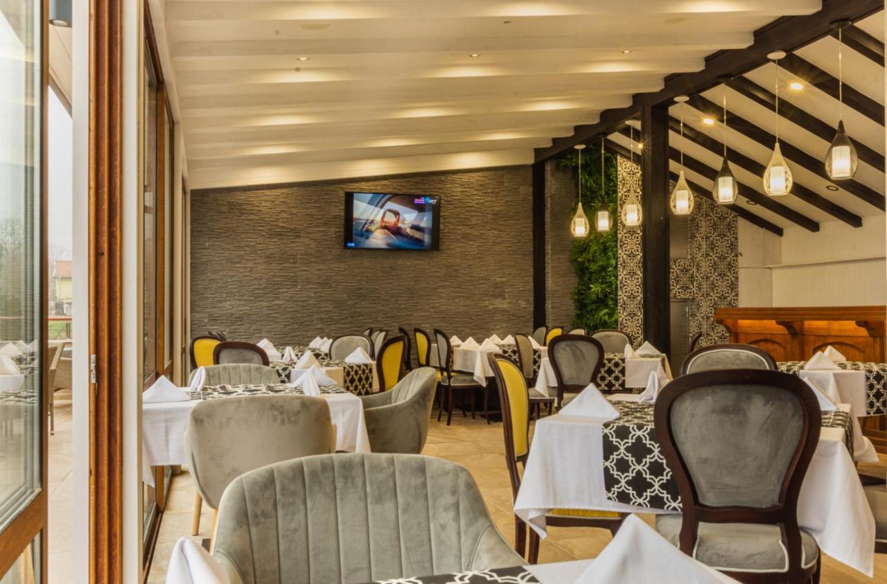 Vemara City Boutique Hotel-Free Parking Varna Bagian luar foto