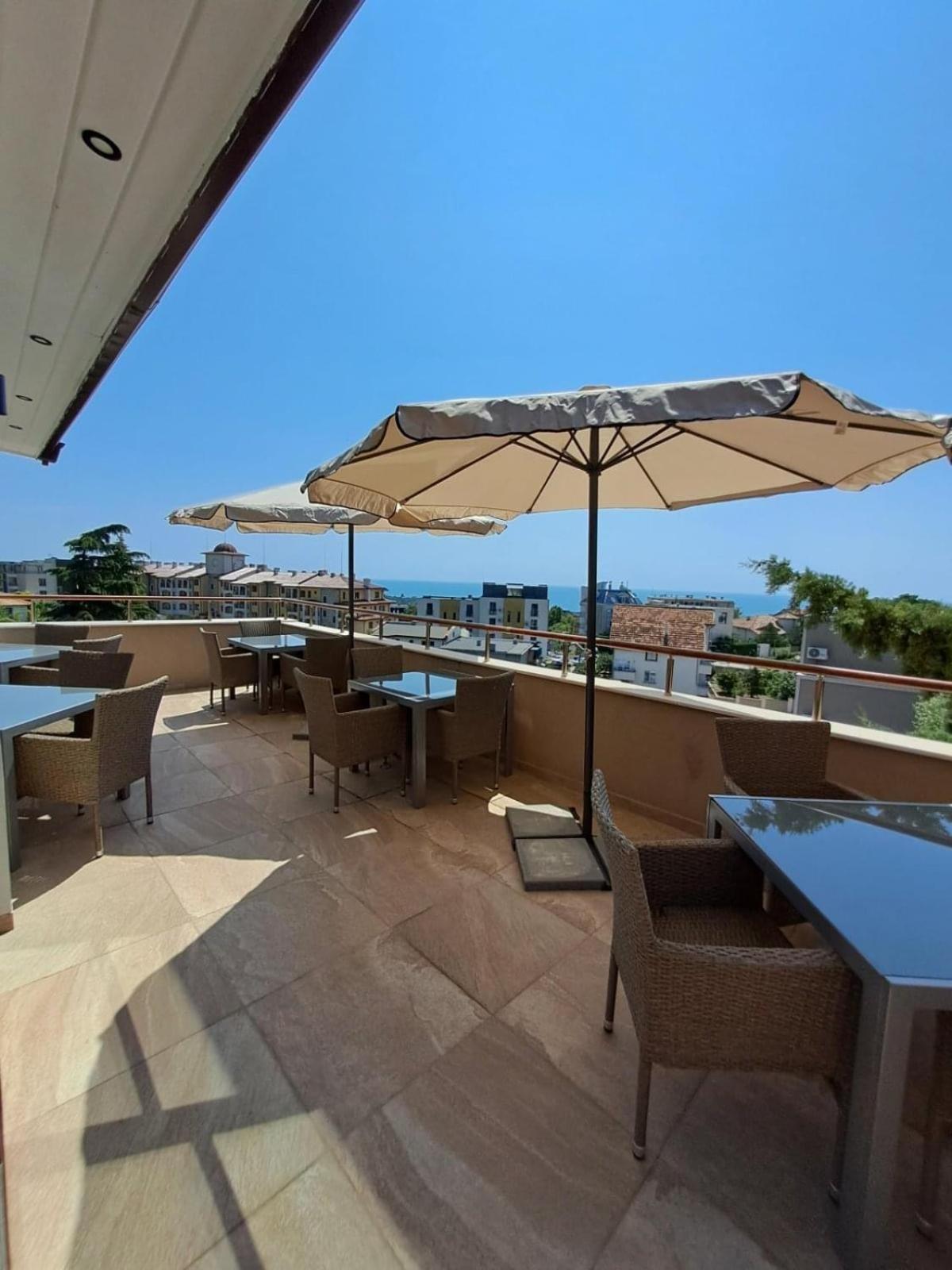 Vemara City Boutique Hotel-Free Parking Varna Bagian luar foto