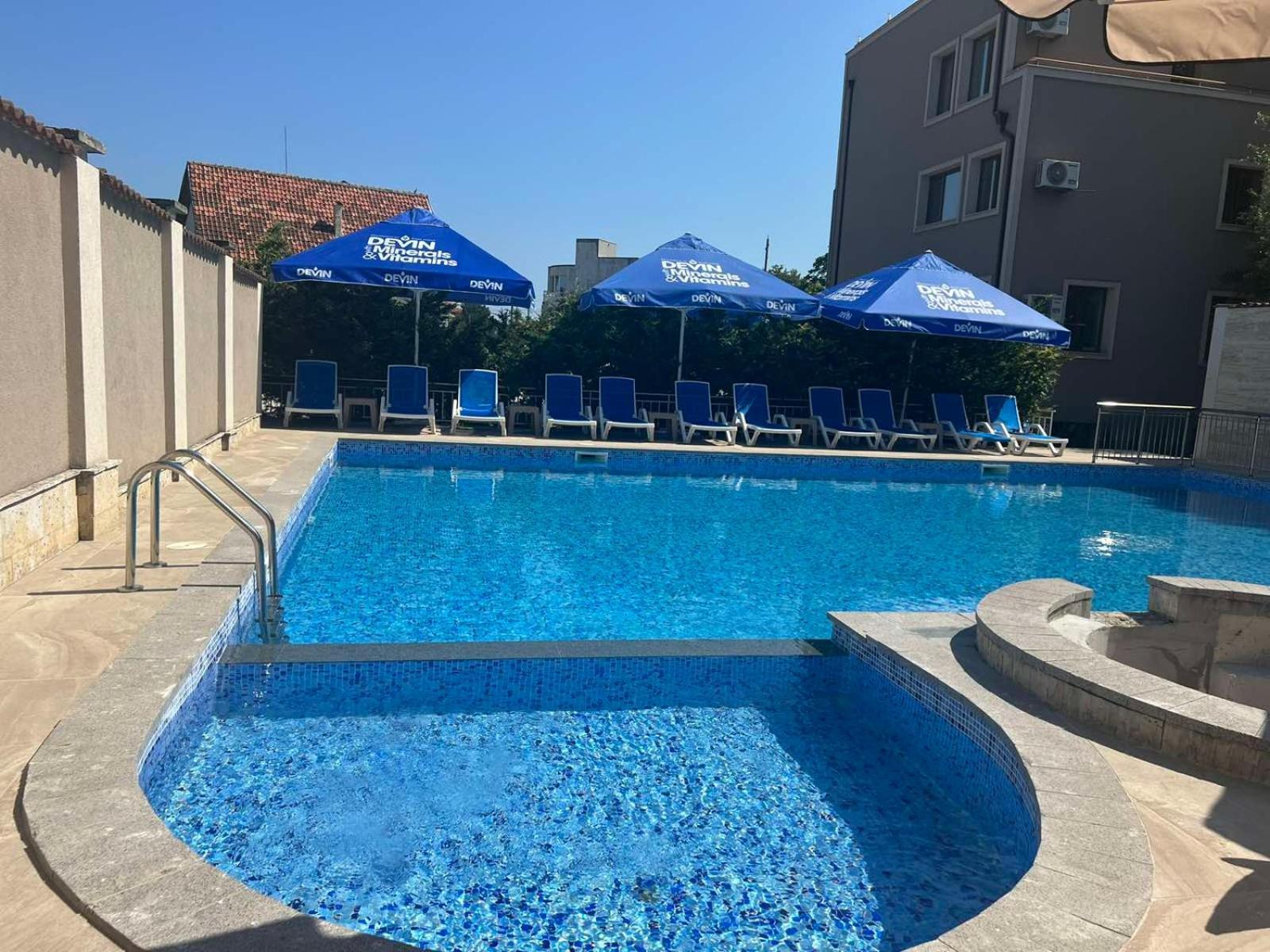 Vemara City Boutique Hotel-Free Parking Varna Bagian luar foto