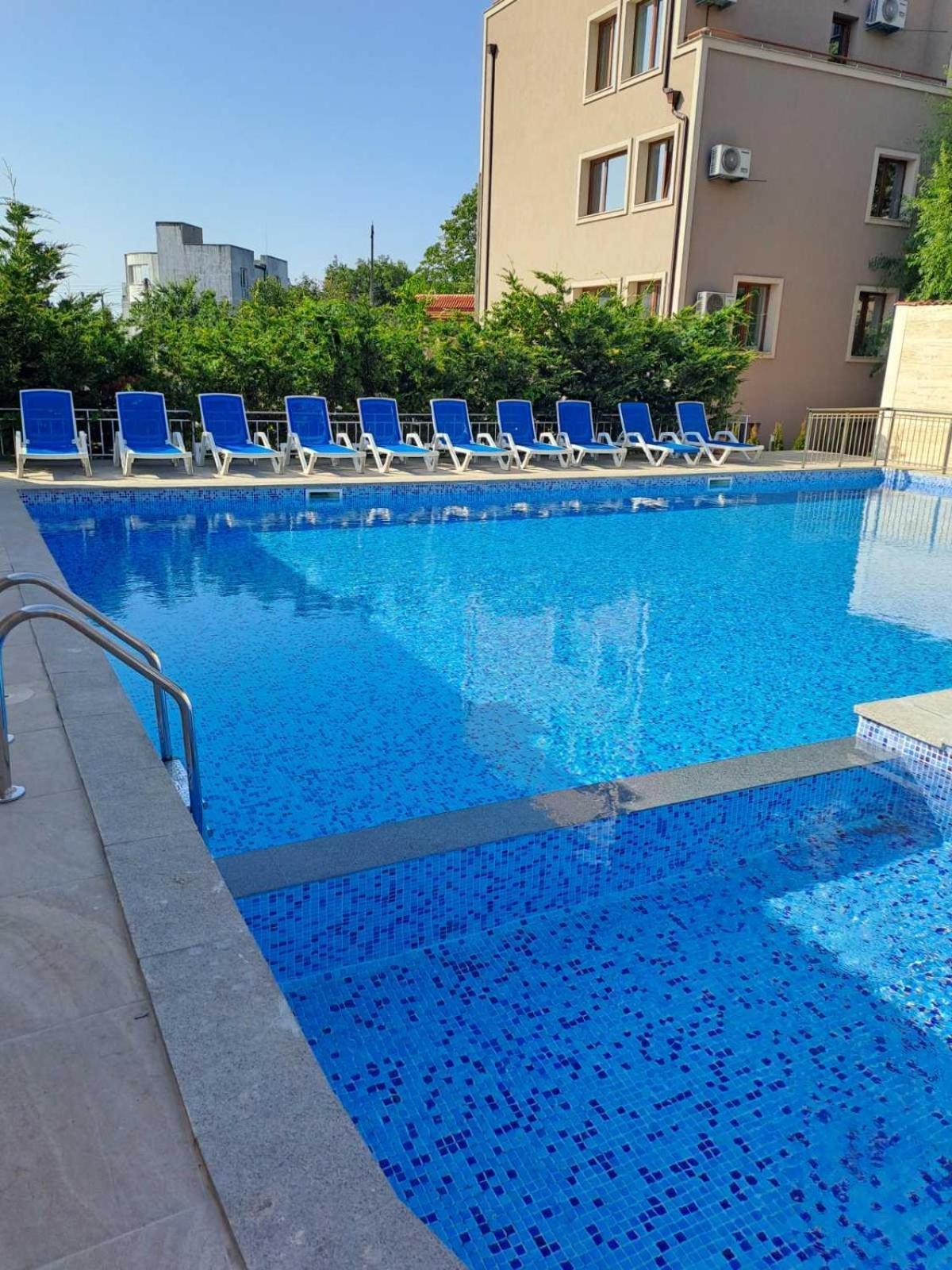 Vemara City Boutique Hotel-Free Parking Varna Bagian luar foto
