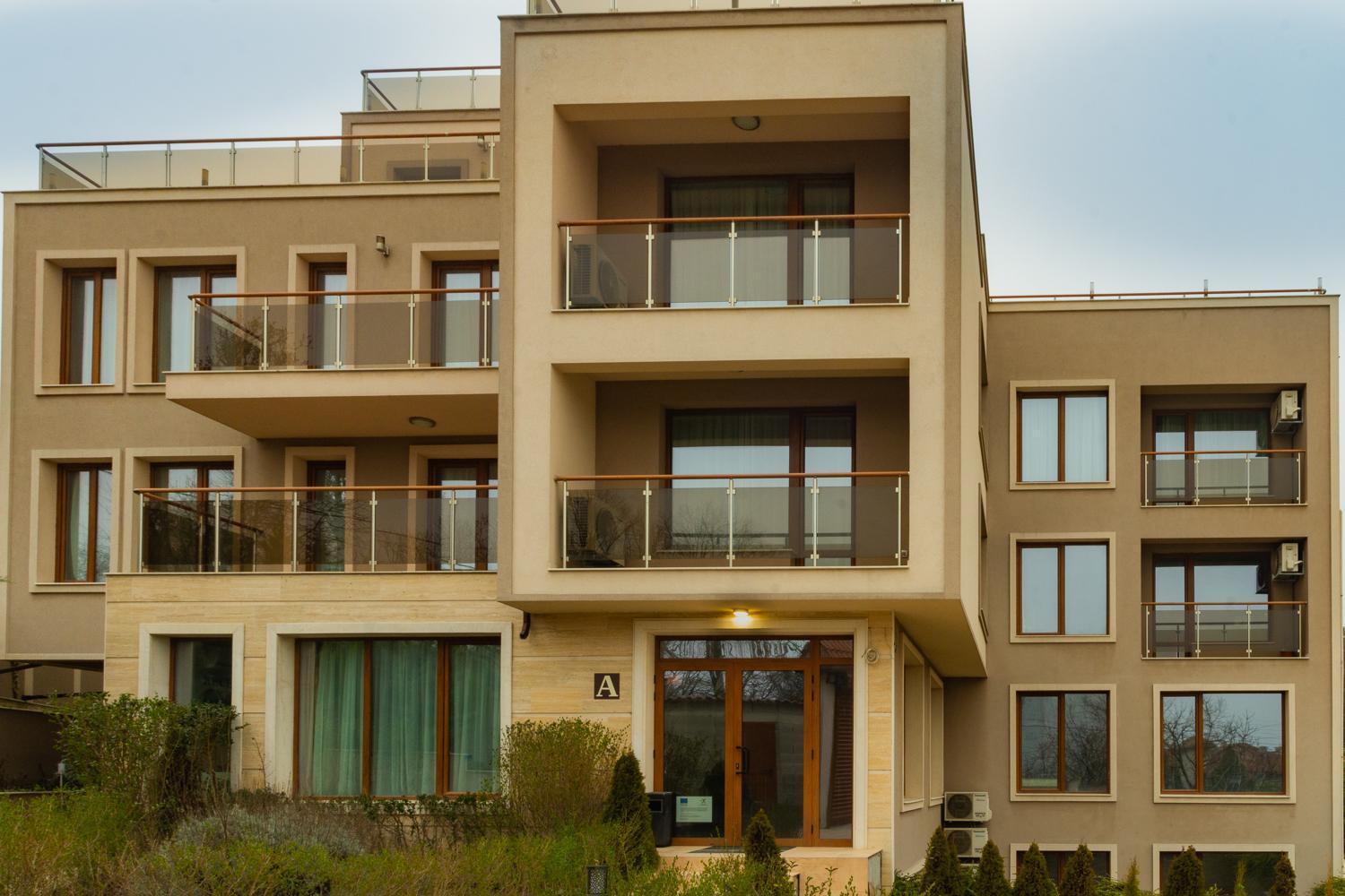 Vemara City Boutique Hotel-Free Parking Varna Bagian luar foto