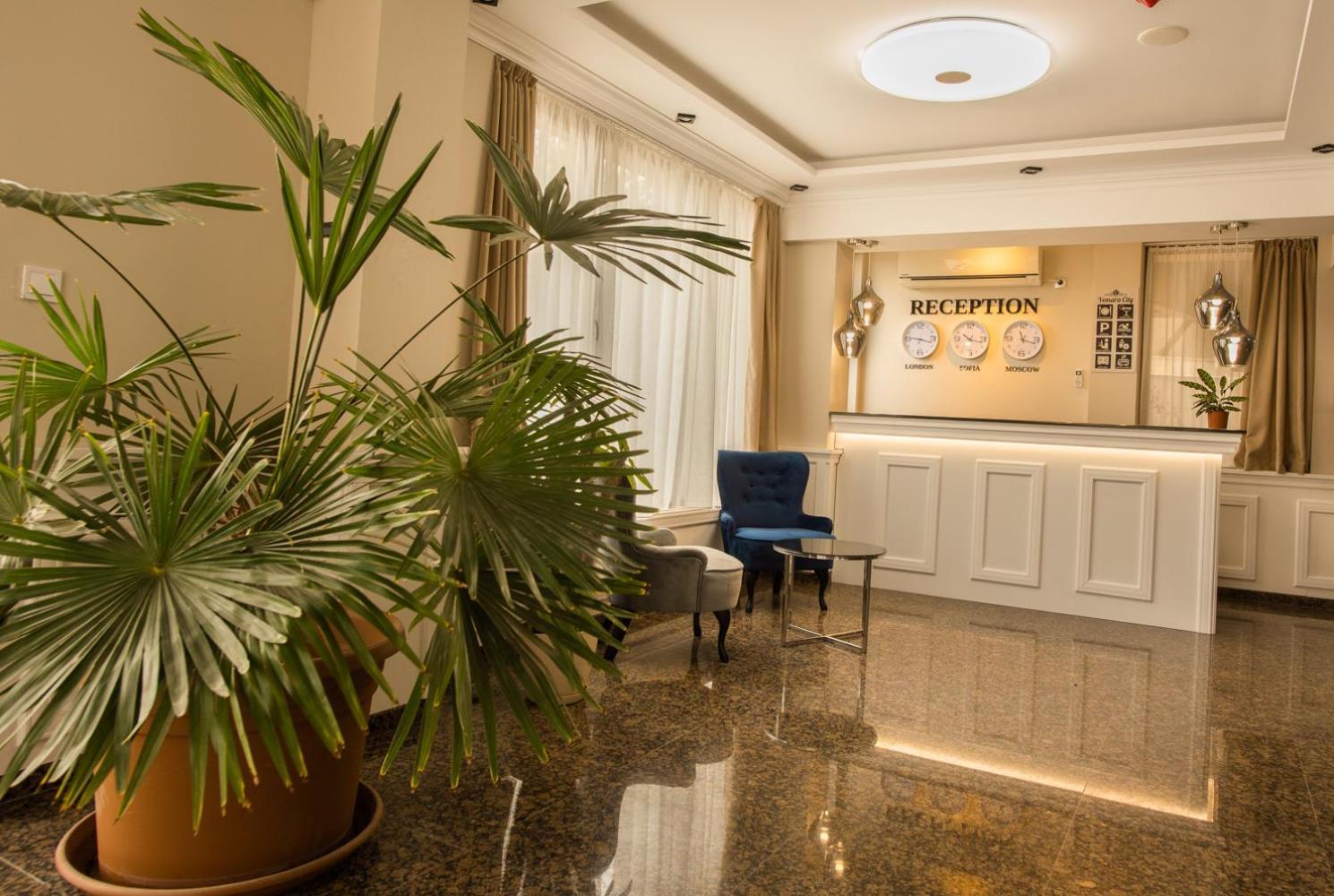 Vemara City Boutique Hotel-Free Parking Varna Bagian luar foto