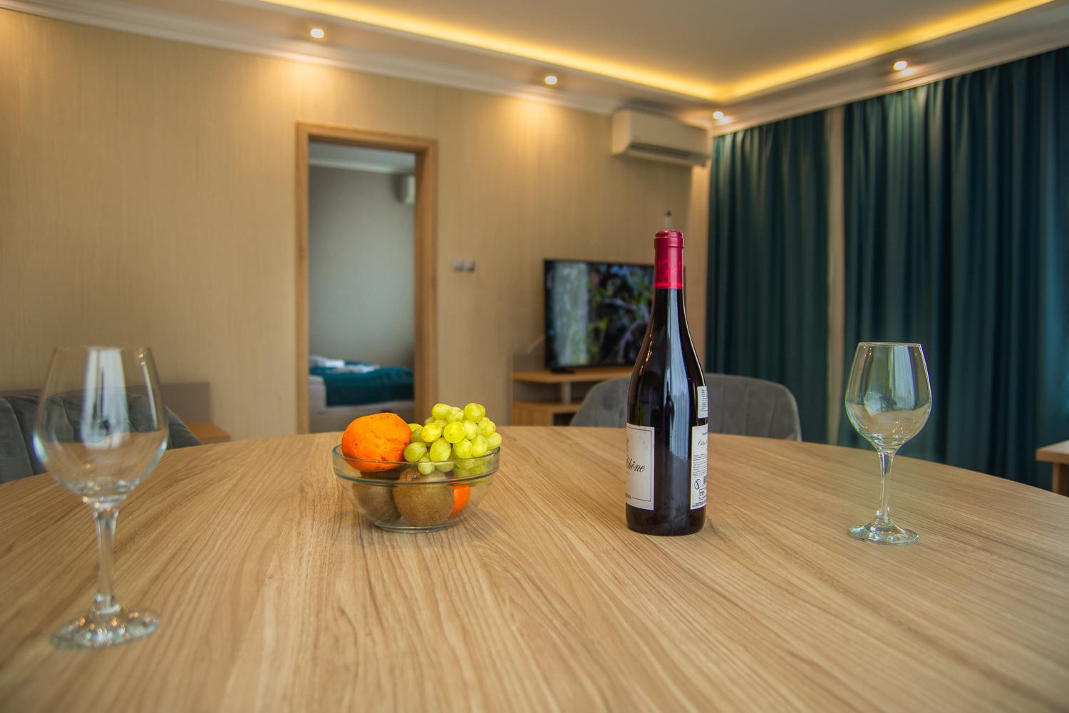 Vemara City Boutique Hotel-Free Parking Varna Bagian luar foto