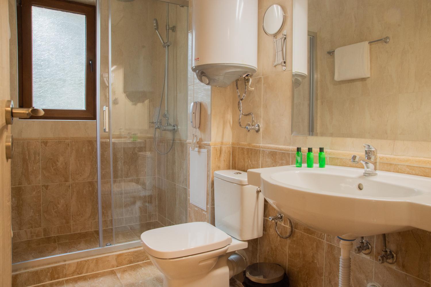 Vemara City Boutique Hotel-Free Parking Varna Bagian luar foto