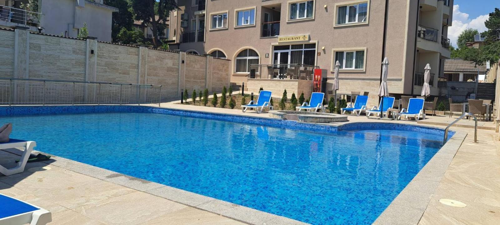 Vemara City Boutique Hotel-Free Parking Varna Bagian luar foto