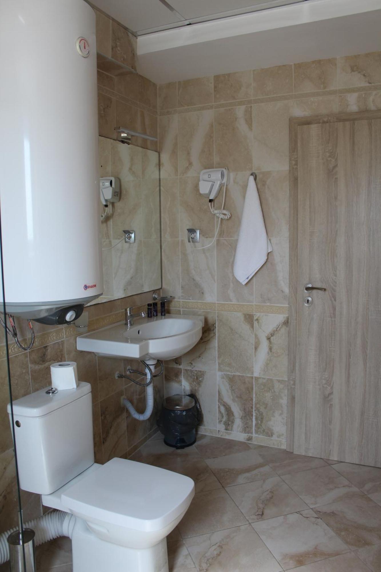 Vemara City Boutique Hotel-Free Parking Varna Bagian luar foto